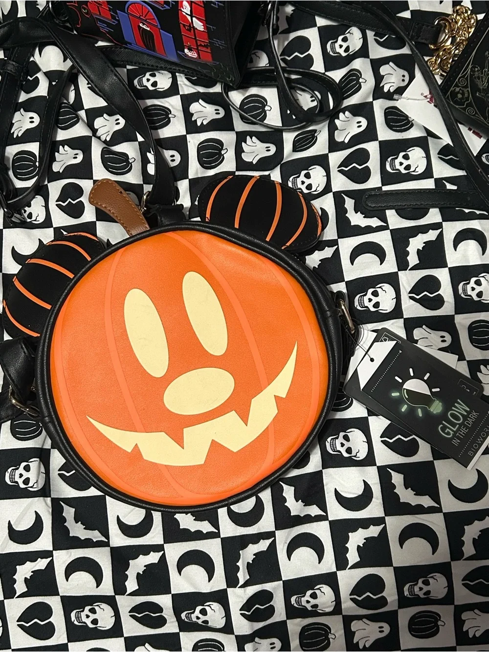 Glow in the dark Disney Halloween Mickey jack o lantern pump king handbag